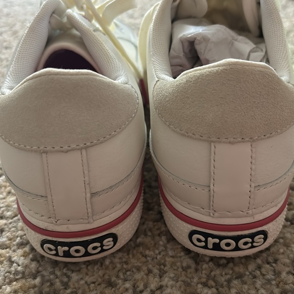 Woman’s crocs golf shoes - Picture 4 of 5